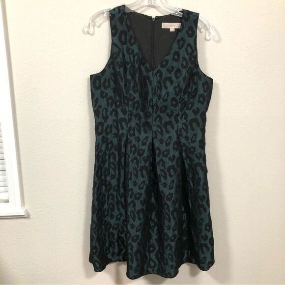 LOFT Ann Taylor Velvet Green with Black Animal Print Dress size 8P - Picture 1 of 6